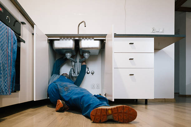 Professional Pipe Repair technician working in Maryland Line, MD